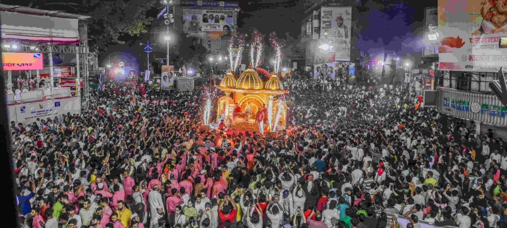 वैभवशाली मिरवणुकीने श्रीमंत भाऊसाहेब रंगारी गणपतीला भावपूर्ण निरोप!
