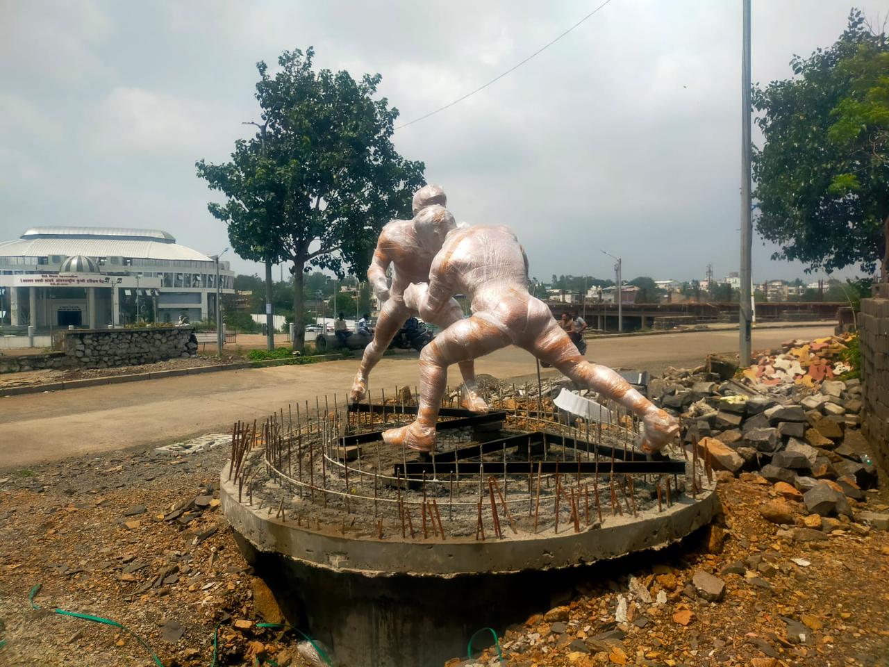 शिल्पांच्या माध्यमातून पारंपरिक खेळ आणि ग्रामीण संस्कृतीचे दर्शन - आमदार महेश लांडगे