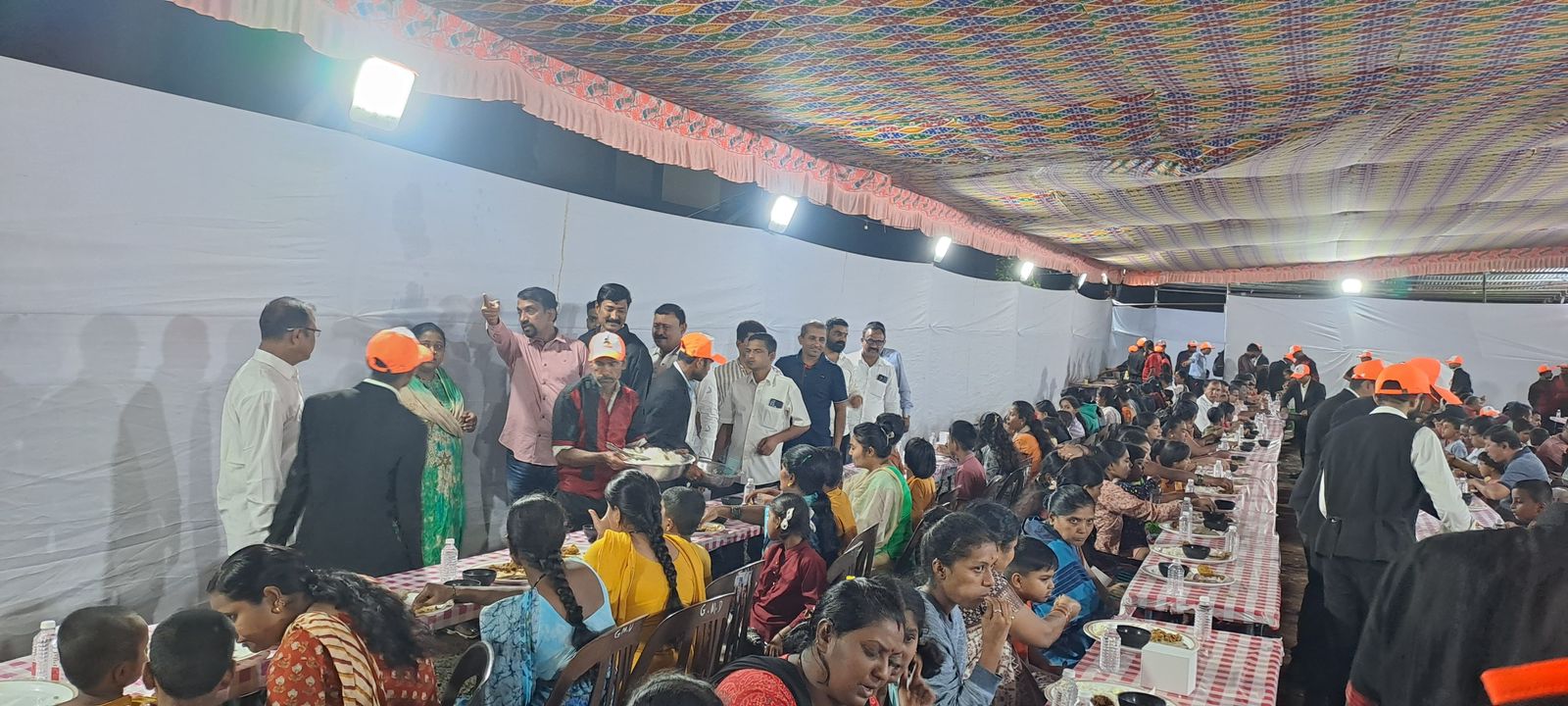 चिखली - तळवडे भागातील आमदार महेश लांडगे व मित्र परिवाराने आखाड निमित्ताने केले स्नेहभोजन आयोजन..