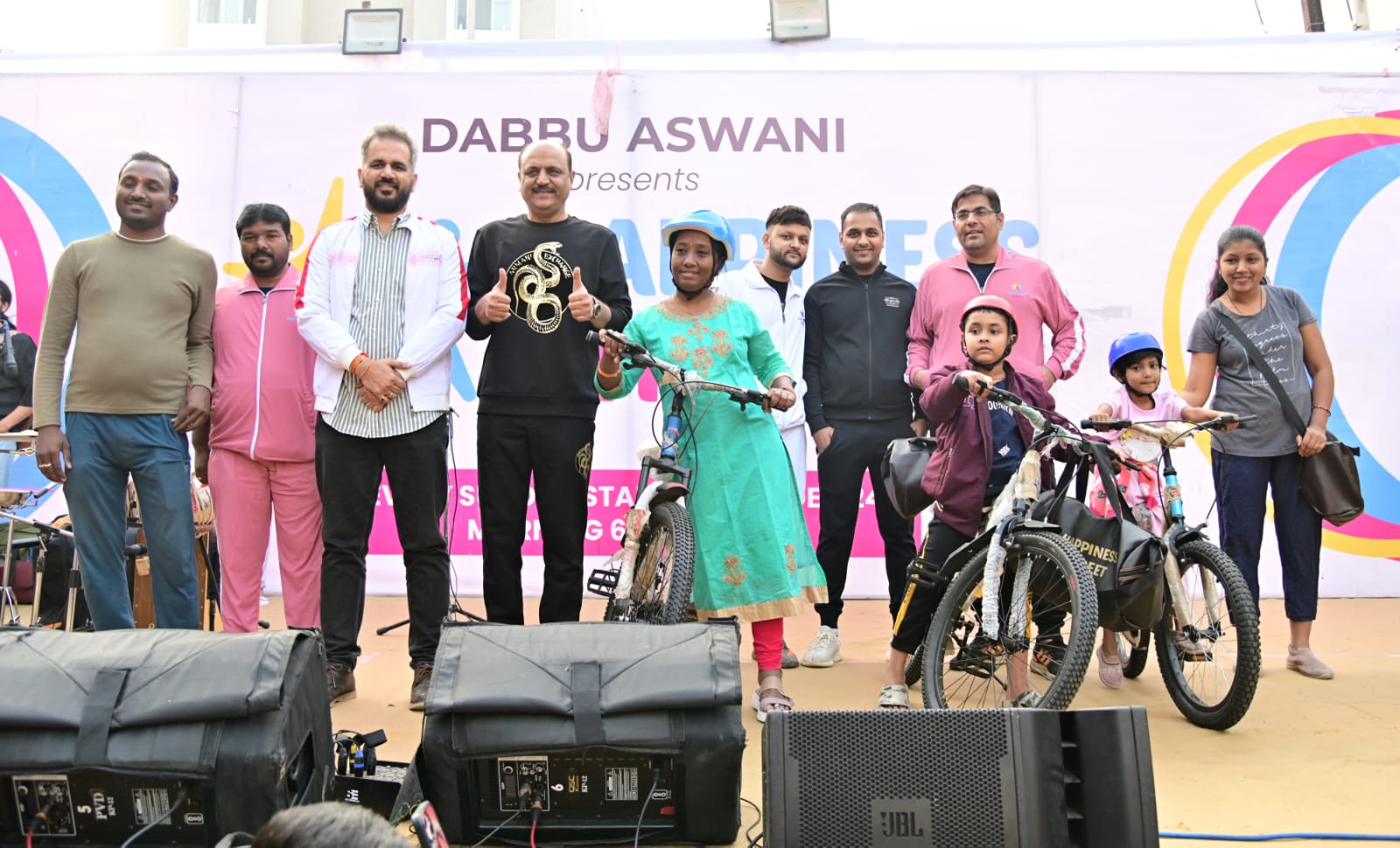 डब्बू आसवानी यांनी राबविलेले उपक्रम कौतुकास्पद - आयुक्त शेखर सिंह