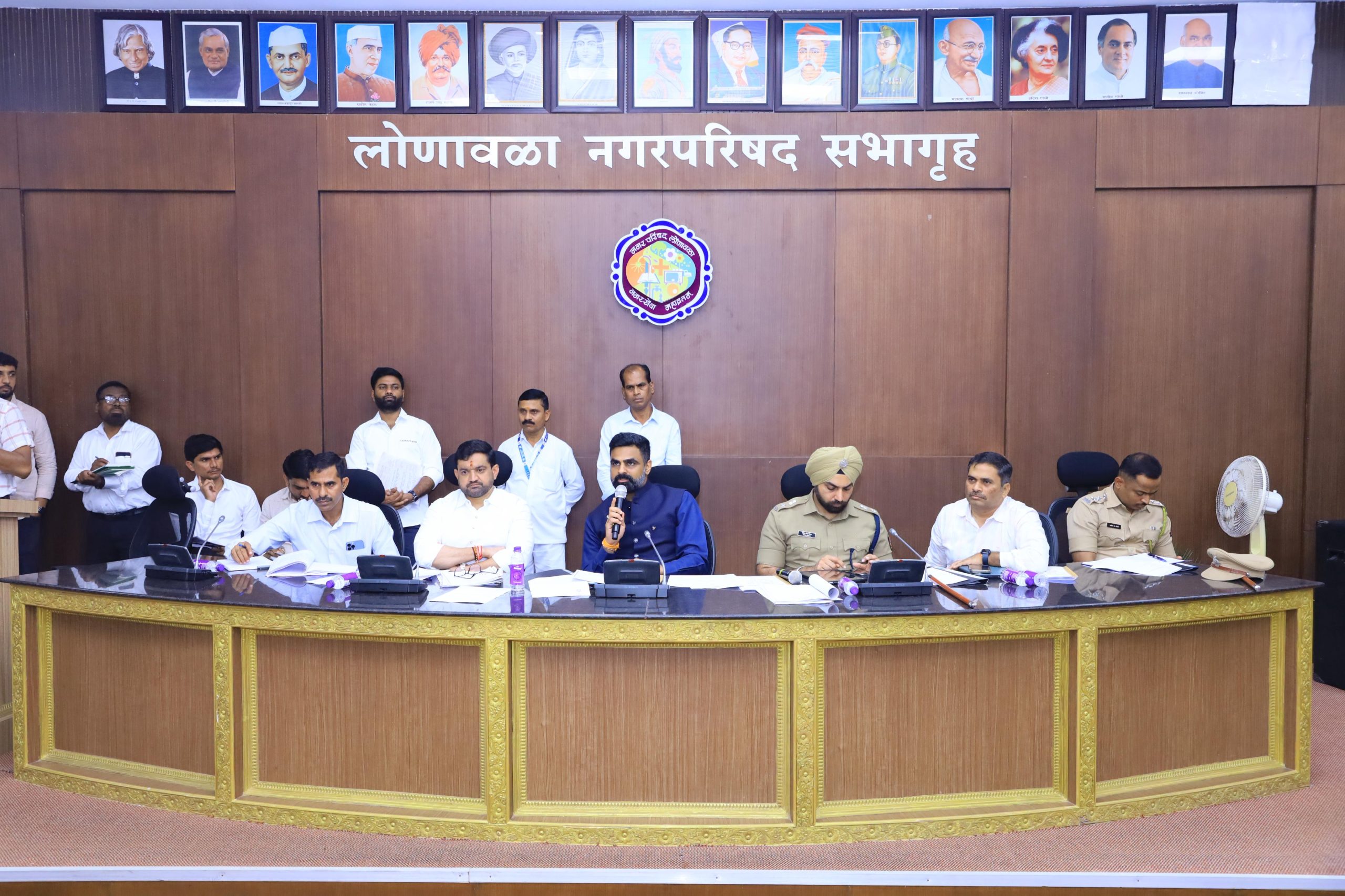 जिल्हाधिकाऱ्यांनी घेतला लोणावळ्यातील विविध विकासकामांचा आढावा; रेल्वे उड्डाणपुलाच्या कामास होणार सोमवारपासून सुरूवात!