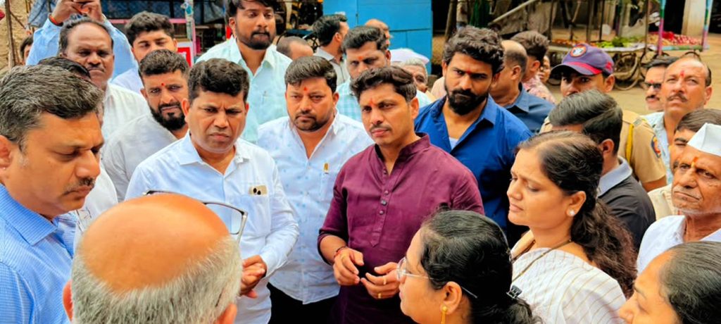 चिखली घरकुल परिसरातील पाणी साठण्याच्या समस्येवर कायमस्वरूपी तोडगा काढण्याचे महापौर रवि लांडगे यांचे संबंधित अधिकाऱ्यांना निर्देश!