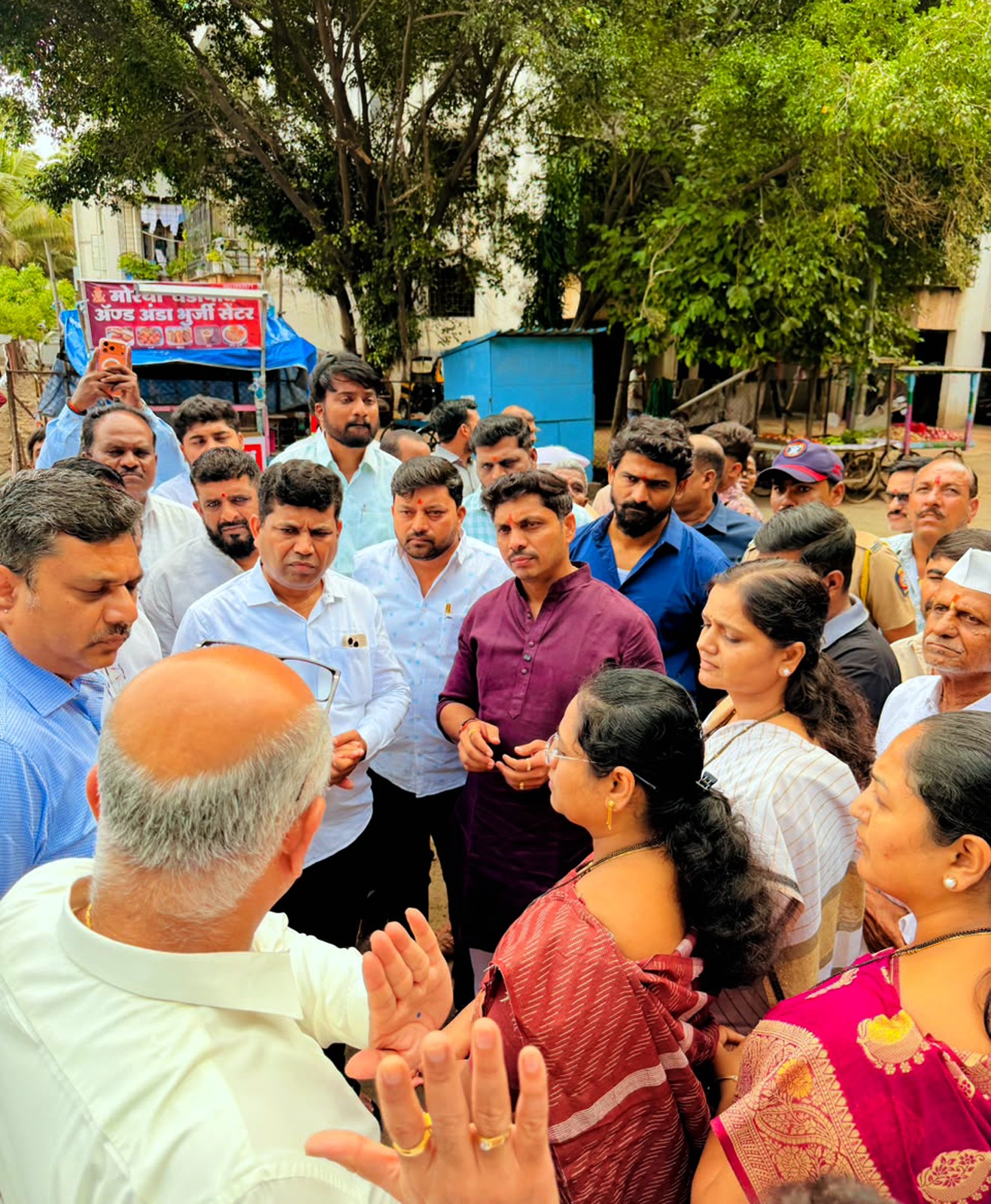 चिखली घरकुल परिसरातील पाणी साठण्याच्या समस्येवर कायमस्वरूपी तोडगा काढण्याचे महापौर रवि लांडगे यांचे संबंधित अधिकाऱ्यांना निर्देश!