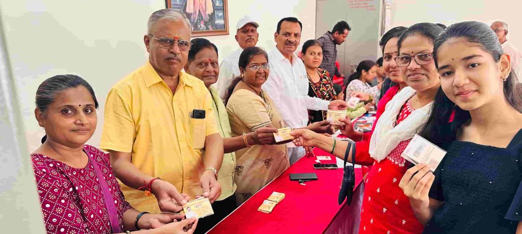 आमदार शंकर जगताप यांच्या मार्गदर्शनाखाली सेवा संकल्प अभियानाअंतर्गत प्रभाग क्र. १८ मध्ये एक हजार हून अधिक जेष्ठ नागरिक व महिलांना एसटी स्मार्ट कार्डचे वाटप!