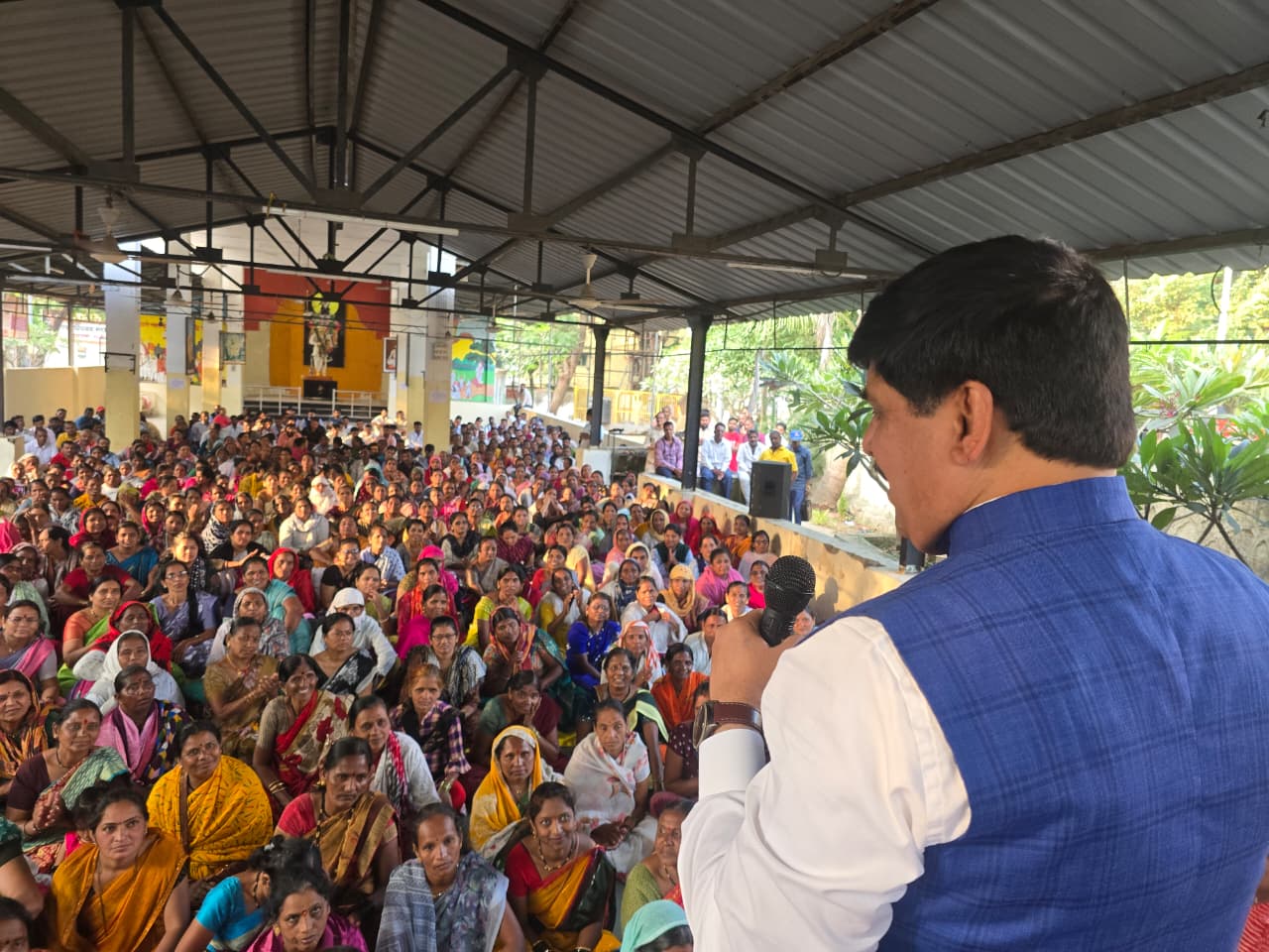 कंत्राटी कर्मचाऱ्यांना समान काम समान वेतनासोबत विविध मागण्यांसाठी कामगार नेते यशवंत भोसले आक्रमक; अप्पर कामगार आयुक्तांसोबत लवकरच बैठक!