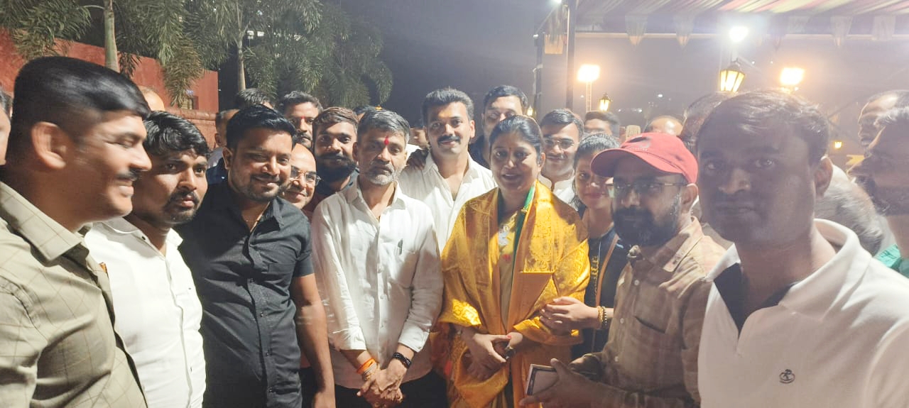 सत्ताधाऱ्यांविरोधात नागरिकांमध्ये प्रचंड रोष; त्यामुळे सुलक्षणा शिलवंत मोठ्या मताधिक्याने निवडून येतील - निलेश लंके