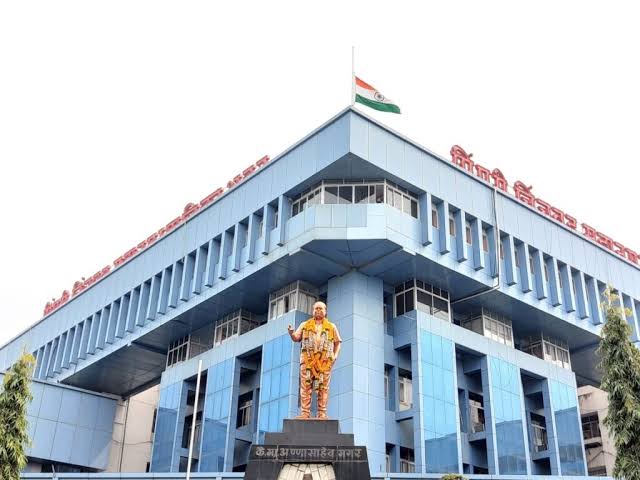 भोसरीतील गवळी माथा ते इंद्रायणी चौक रस्त्याची ८२ कोटींची निविदा रद्द करुन या प्रकरणाची सखोल चौकशी करावी; दोषी भ्रष्ट अधिका-यांवर कठोर कारवाई झालीच पाहिजे- मारुती भापकर