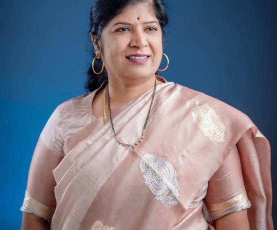 मोशी कचरा डेपो दुर्घटनेला जबाबदार असणाऱ्या संजय कुलकर्णी व योगेश आल्हाट यांना तात्काळ निलंबित करा; सुलभा उबाळे यांनी मुख्यमंत्र्यांकडे केली मागणी..