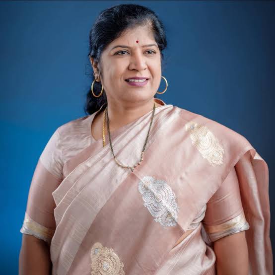 मोशी कचरा डेपो दुर्घटनेला जबाबदार असणाऱ्या संजय कुलकर्णी व योगेश आल्हाट यांना तात्काळ निलंबित करा; सुलभा उबाळे यांनी मुख्यमंत्र्यांकडे केली मागणी.. 